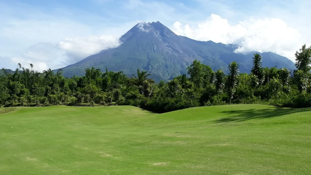 Lapangan Merapi Golf
